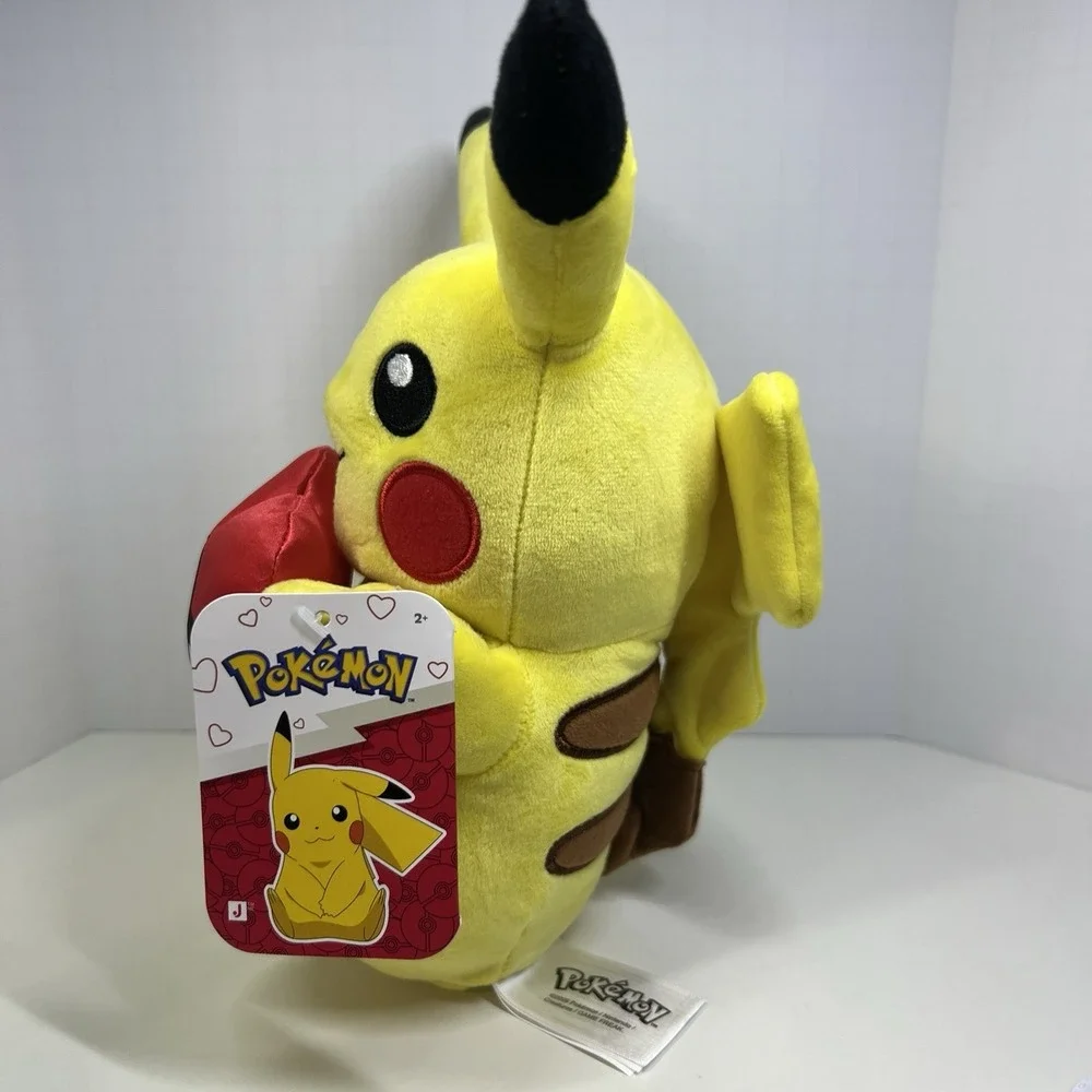 Pokemon Valentines Pikachu‎ Holding Heart Pokeball 8